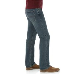 Men's Wrangler Straight-Fit Jeans 10 Men's Wrangler Straight-Fit Jeans -Haggar Sales 1978731 ALT10