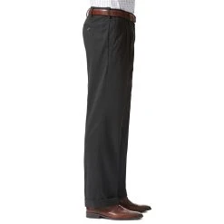 Men's Dockers® Relaxed Fit Comfort Stretch Pleated Cuffed Khaki Pants 7 Men's Dockers® Relaxed Fit Comfort Stretch Pleated Cuffed Khaki Pants -Haggar Sales 2235590 ALT2