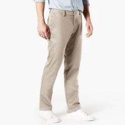 Men's Dockers® Signature Khaki Lux Athletic-Fit Stretch Pants 7 Men's Dockers® Signature Khaki Lux Athletic-Fit Stretch Pants -Haggar Sales 3391674 ALT2