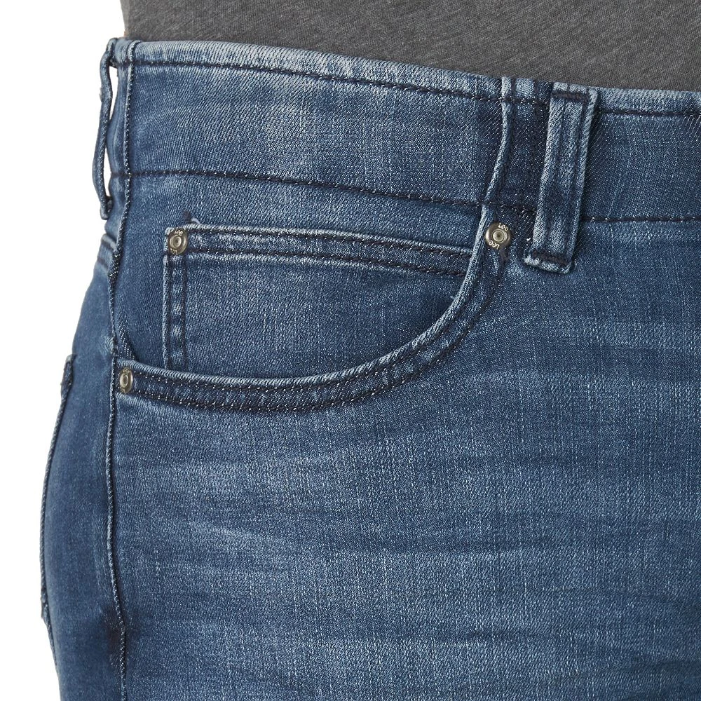 Men's Lee® Extreme Motion MVP Straight-Leg Slim-Fit Jeans 6 Men's Lee® Extreme Motion MVP Straight-Leg Slim-Fit Jeans - Image 5